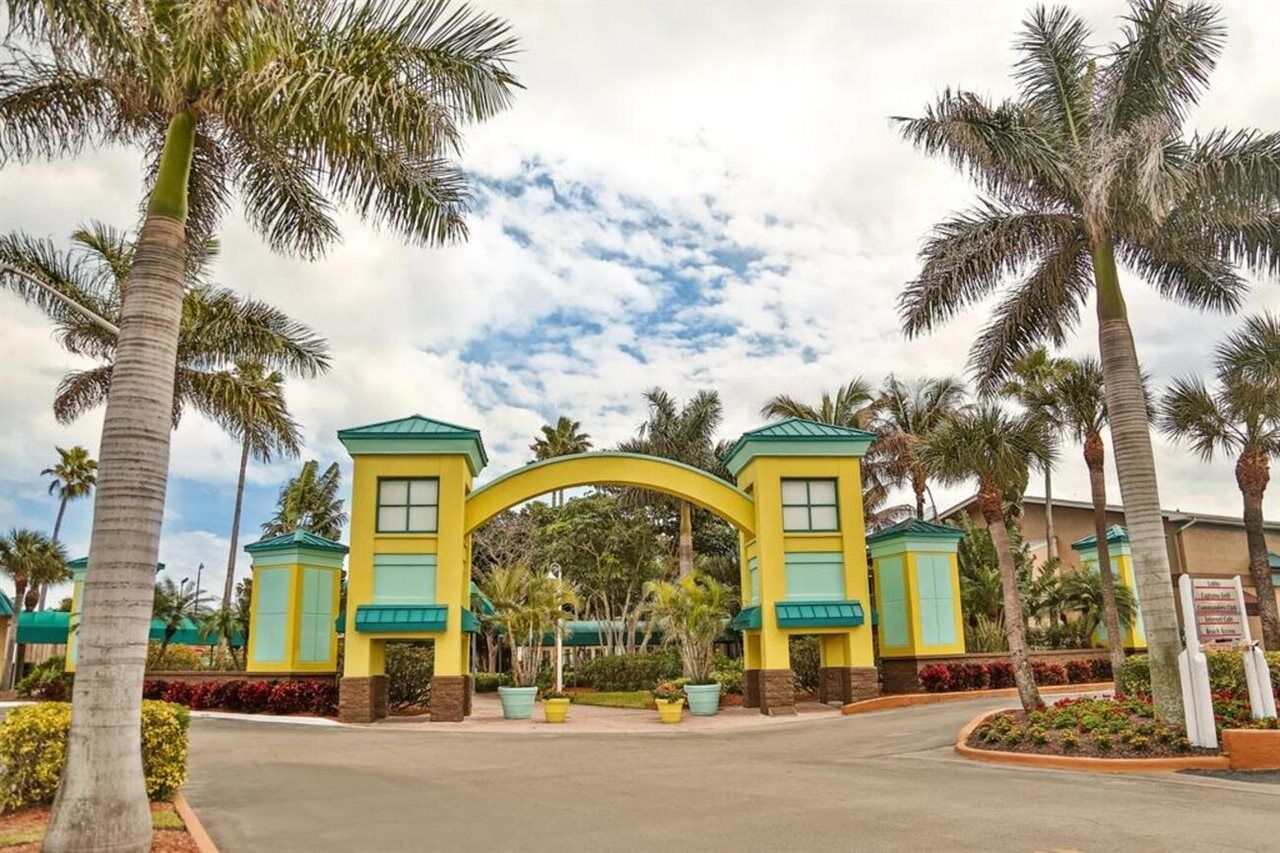 International Palms Resort & Conference Center Cocoa Beach Exterior photo